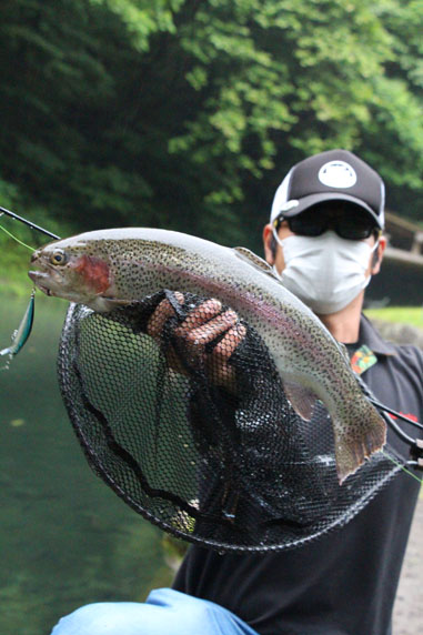 小菅トラウトガーデン 釣果