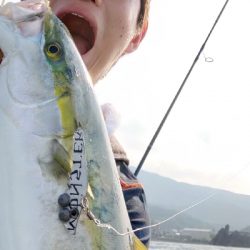 オリジナルルアー。モンスターバイブでハマチ!