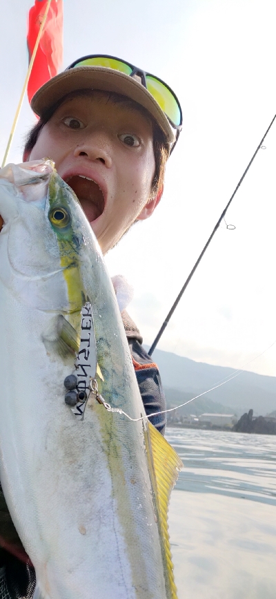 オリジナルルアー。モンスターバイブでハマチ!