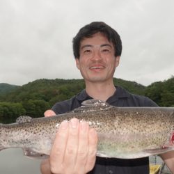 フィッシングレイクたかみや 釣果