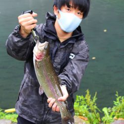 小菅トラウトガーデン 釣果