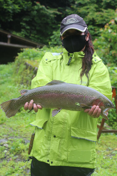 小菅トラウトガーデン 釣果