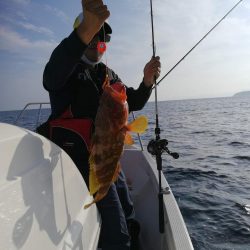 激渋の中、何とか良型マダイ!!