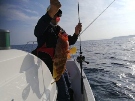 激渋の中、何とか良型マダイ!!