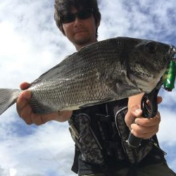 荒れている状況、ルアーアクションは丁寧に！