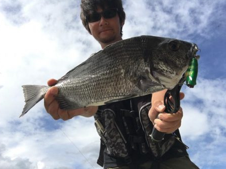 荒れている状況、ルアーアクションは丁寧に！