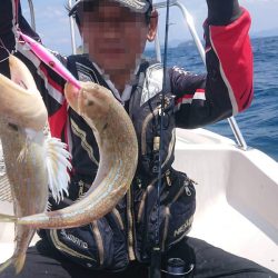 激渋の中、何とか良型マダイ!!