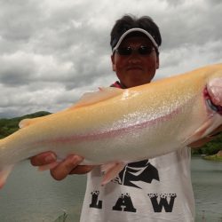 フィッシングレイクたかみや 釣果