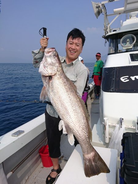 エンペラー 釣果