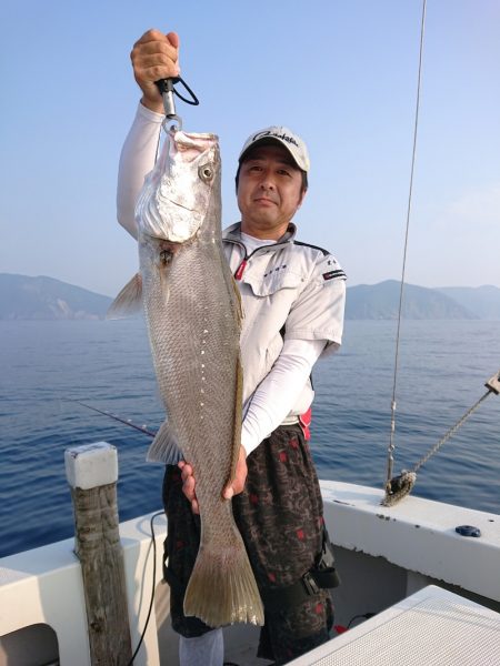 エンペラー 釣果