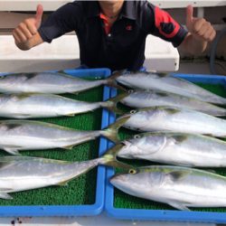 初めて船で魚釣り