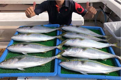 初めて船で魚釣り