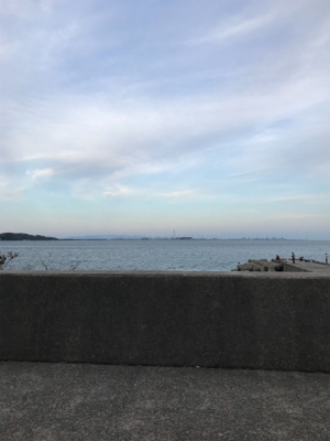 人が多くて賑やか