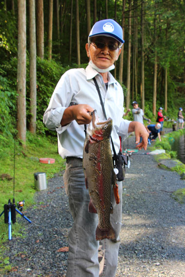 小菅トラウトガーデン 釣果