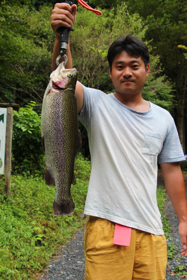 小菅トラウトガーデン 釣果
