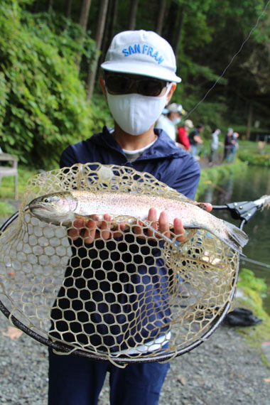 小菅トラウトガーデン 釣果