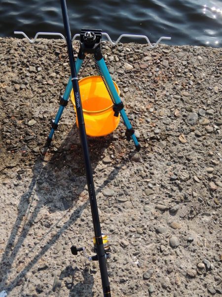 エビ撒き釣り　ハネは何処に？