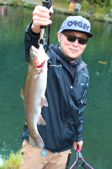 小菅トラウトガーデン 釣果