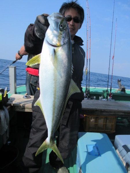 真祐丸 (しんゆうまる) 釣果