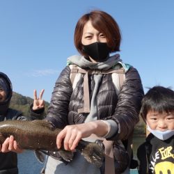 フィッシングレイクたかみや 釣果