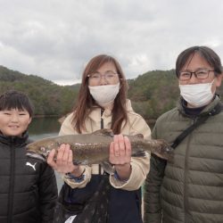 フィッシングレイクたかみや 釣果