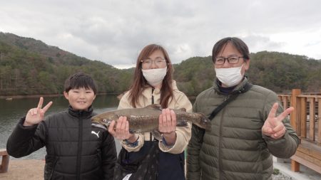 フィッシングレイクたかみや 釣果