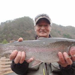 フィッシングレイクたかみや 釣果