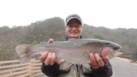 フィッシングレイクたかみや 釣果