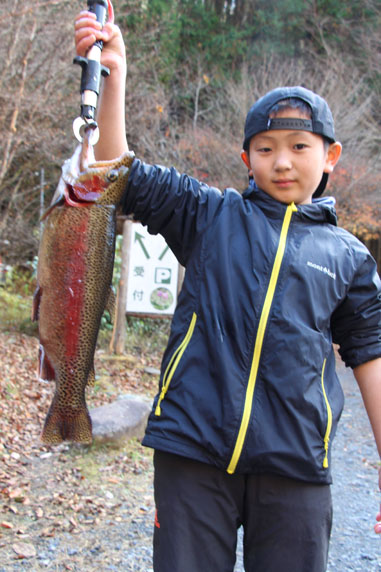 小菅トラウトガーデン 釣果