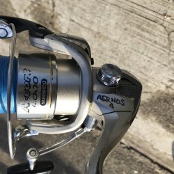 お昼のガラガラ神戸空港、ハマチ&大物ヒット