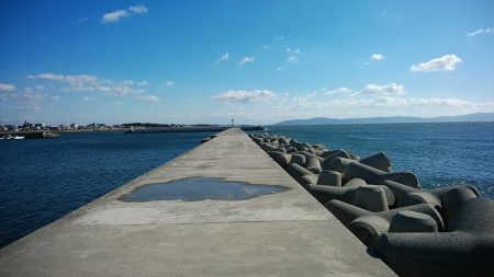 強風の東二見白灯台釣行