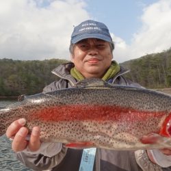 フィッシングレイクたかみや 釣果