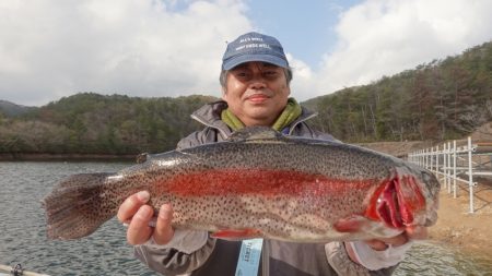 フィッシングレイクたかみや 釣果