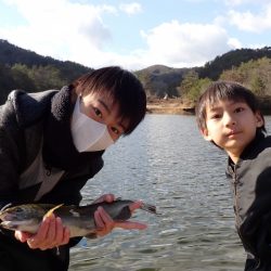 フィッシングレイクたかみや 釣果