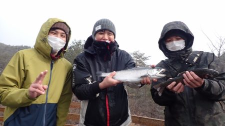フィッシングレイクたかみや 釣果