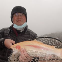 フィッシングレイクたかみや 釣果
