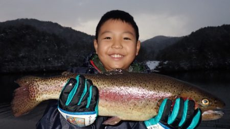 フィッシングレイクたかみや 釣果