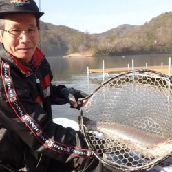 フィッシングレイクたかみや 釣果