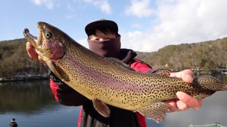 フィッシングレイクたかみや 釣果