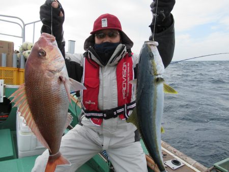 真祐丸 （しんゆうまる） 釣果