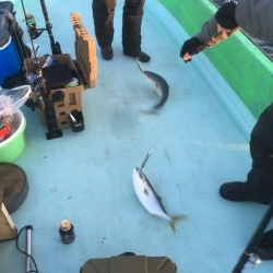 ジギングで珍魚イトヒキアジ