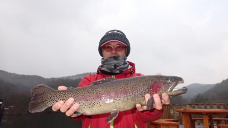 フィッシングレイクたかみや 釣果