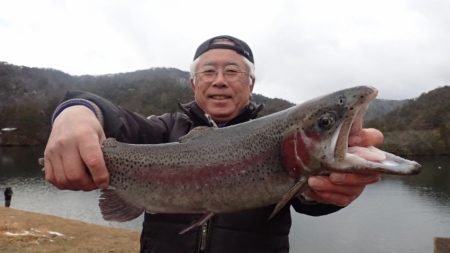 フィッシングレイクたかみや 釣果