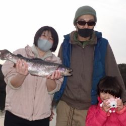 フィッシングレイクたかみや 釣果