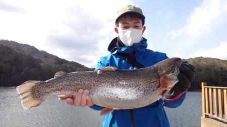 フィッシングレイクたかみや 釣果