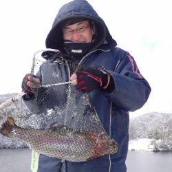 フィッシングレイクたかみや 釣果