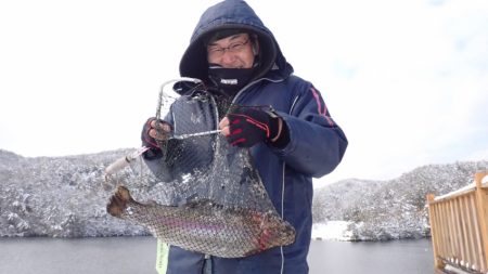 フィッシングレイクたかみや 釣果