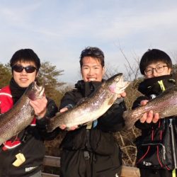 フィッシングレイクたかみや 釣果