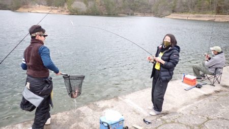 フィッシングレイクたかみや 釣果