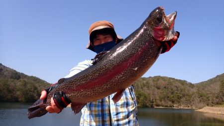 フィッシングレイクたかみや 釣果